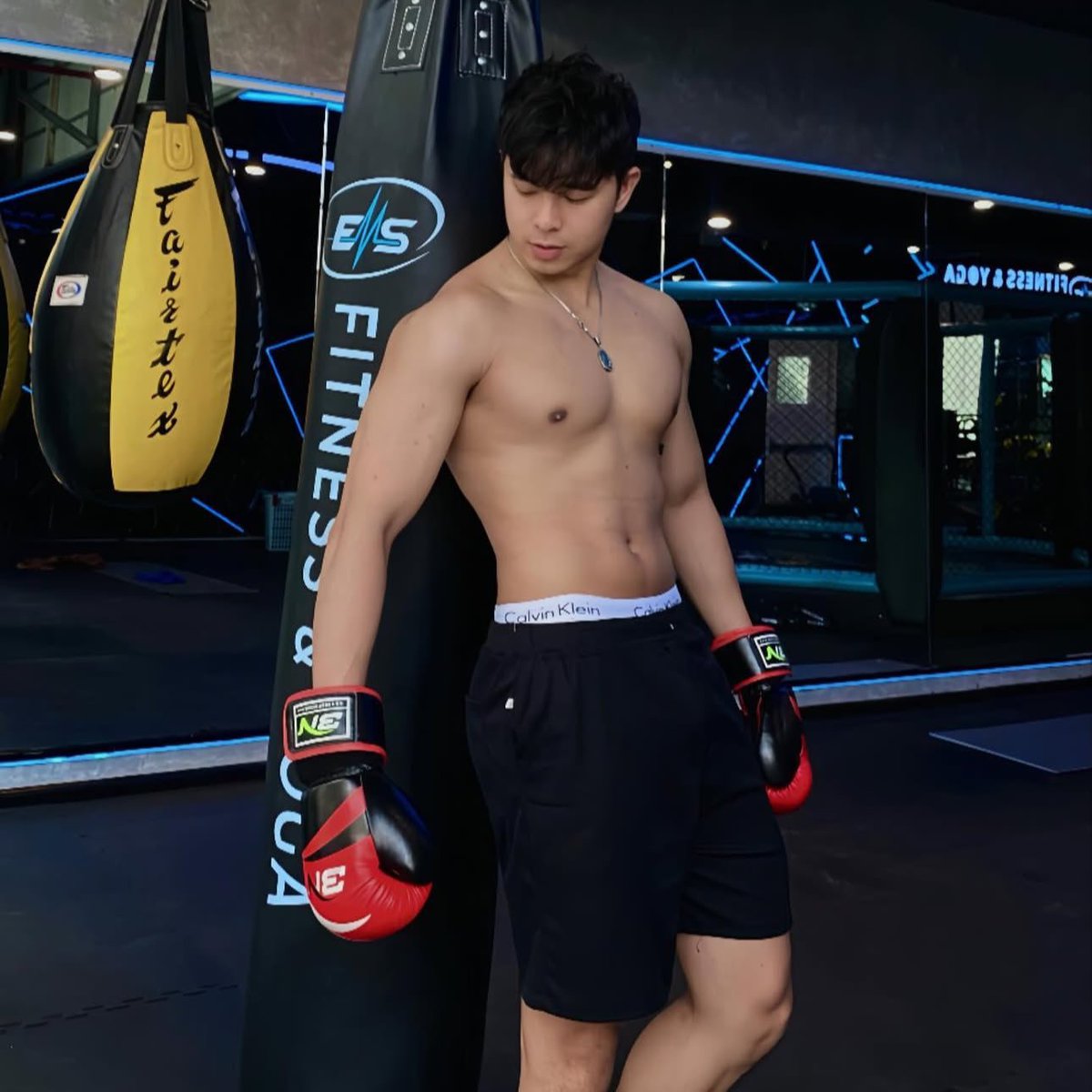 Bacphecup's tweet photo. Chồng dâm Nguyễn Cảnh Ngân và đống clip sụk trong nvs thời còn đi học của chàng :)) Bài đăng này đạt 100 repost mình sẽ share link tele qua story IG bacphecup ạ.  Còn giờ là 3h sáng và a vừa up ảnh nút của a lên story đó các bé xem đc chưa :)) https://t.co/3vWhBzuJNa
