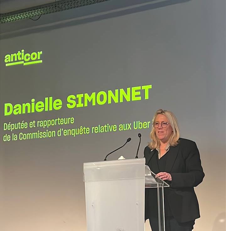 Quelle émotion de recevoir le prix <a href="/anticor_org/">Anticor</a> pour la bataille que j’ai menée contre Uber et Macron, de la commission d’enquête à mon livre, «Face à Uber, enquête sur un scandale d’État». 

Pour la séparation des lobbys et de l’Etat, continuons la bataille !

#PrixEthiques2025