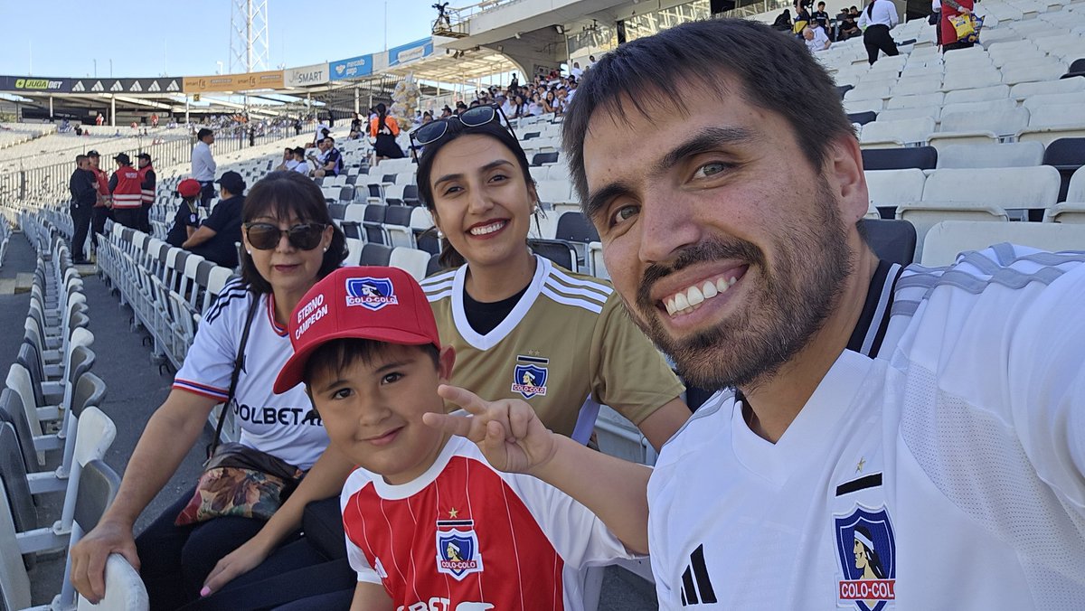 mifarias9's tweet photo. Hoy es Colo Colito ⚪️⚫️
#EnLaPielDeColoColo https://t.co/fwlpFSejVn