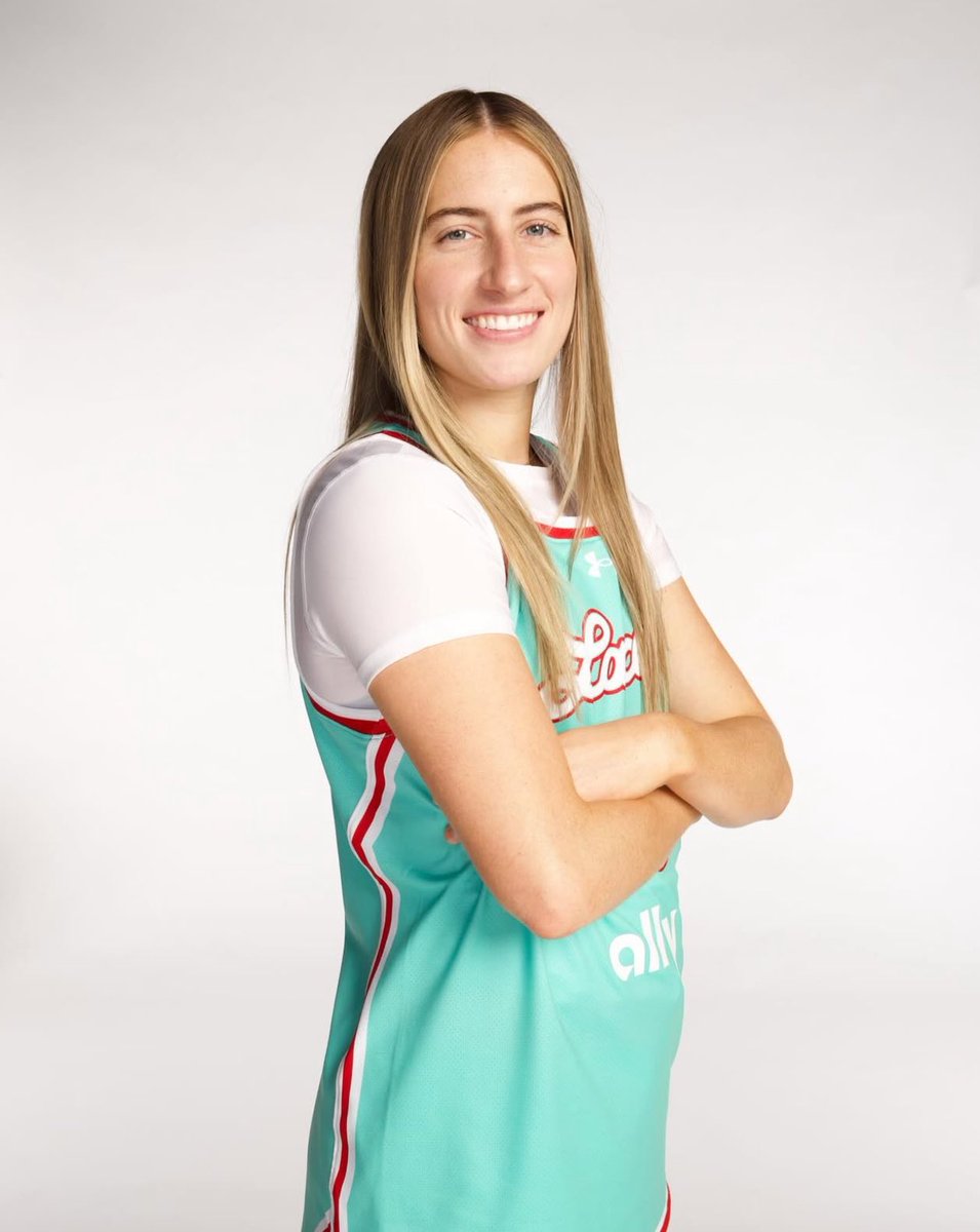 I talk hoops 🏀 tweet media