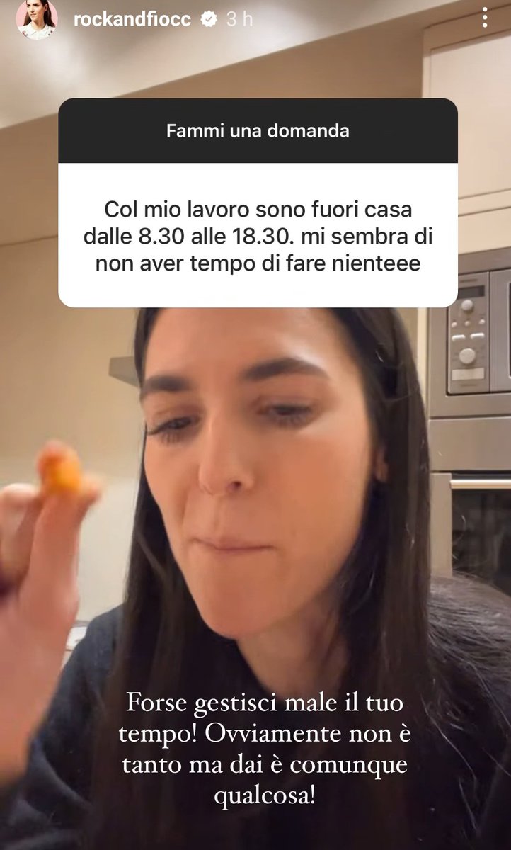 "dalle 18.30 a mezzanotte e mezza sono 6 ore, puoi fare un sacco di cose!" Ma non considera che una persona che lavora FUORI casa 10 ore probabilmente poi ha giusto le energie per morire sul divano? #sbrocchy
