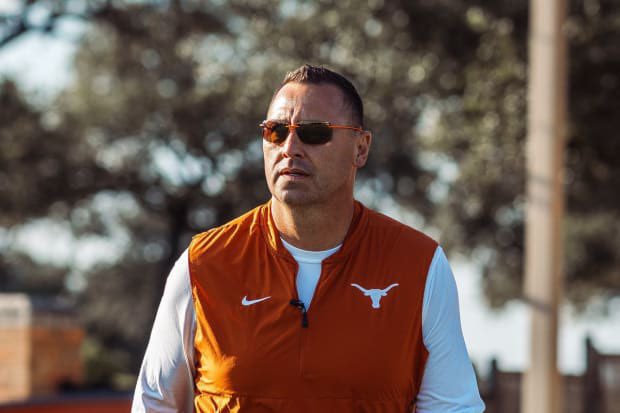 UnnecRoughness's tweet photo. After declining interviews with NFL teams, Steve Sarkisian has agreed to a contract extension at Texas https://t.co/M2RiortFDx