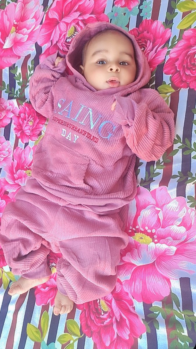 سمو عليه 
ماشاء الله حبيب الماما ❤️