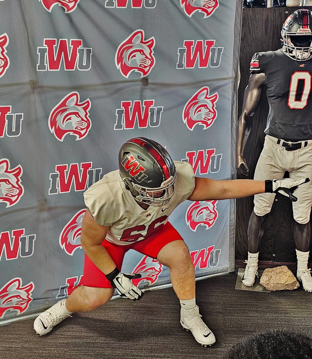 elijahedwards66's tweet image. After an amazing overnight visit and a conversation with @drewengels I am beyond grateful to have received an offer and opportunity to play football and attend IWU #OneBlood 
@IndWesleyan_FB @CoachJDutton @Coach_Edwards66 @GSV_STL @JPRockMO @WOWKCfootball @MOprepredzone…