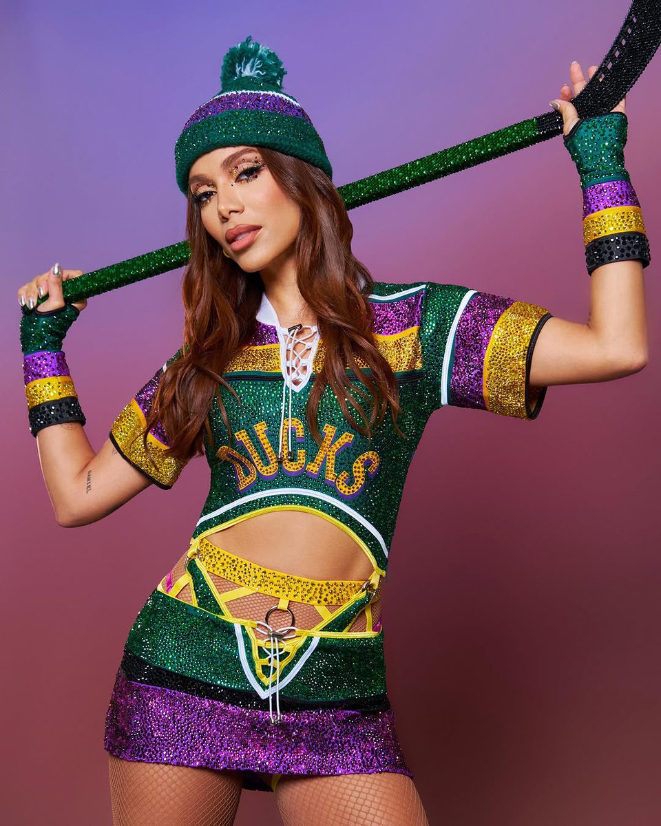 fonteanittabr's tweet photo. 🚨 Anitta contratou segurança para ficar dentro do banheiro dos “Ensaios Da Anitta” em Salvador. https://t.co/o51qeqHbbt