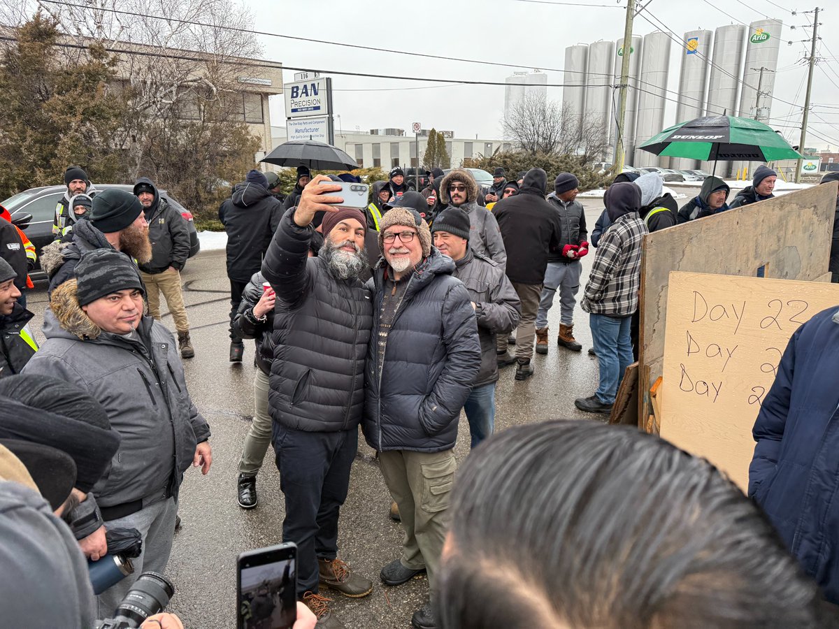 uswdistrict6's tweet image. 📢 Big thanks to @JagmeetSingh for standing in solidarity with members of @usw8328   of Welded Tube of Canada. Members have been locked out since Dec. 23,2024, fighting for respect and fairness. ✊ #UnionStrong #Solidarity #WorkersRights #USW8328