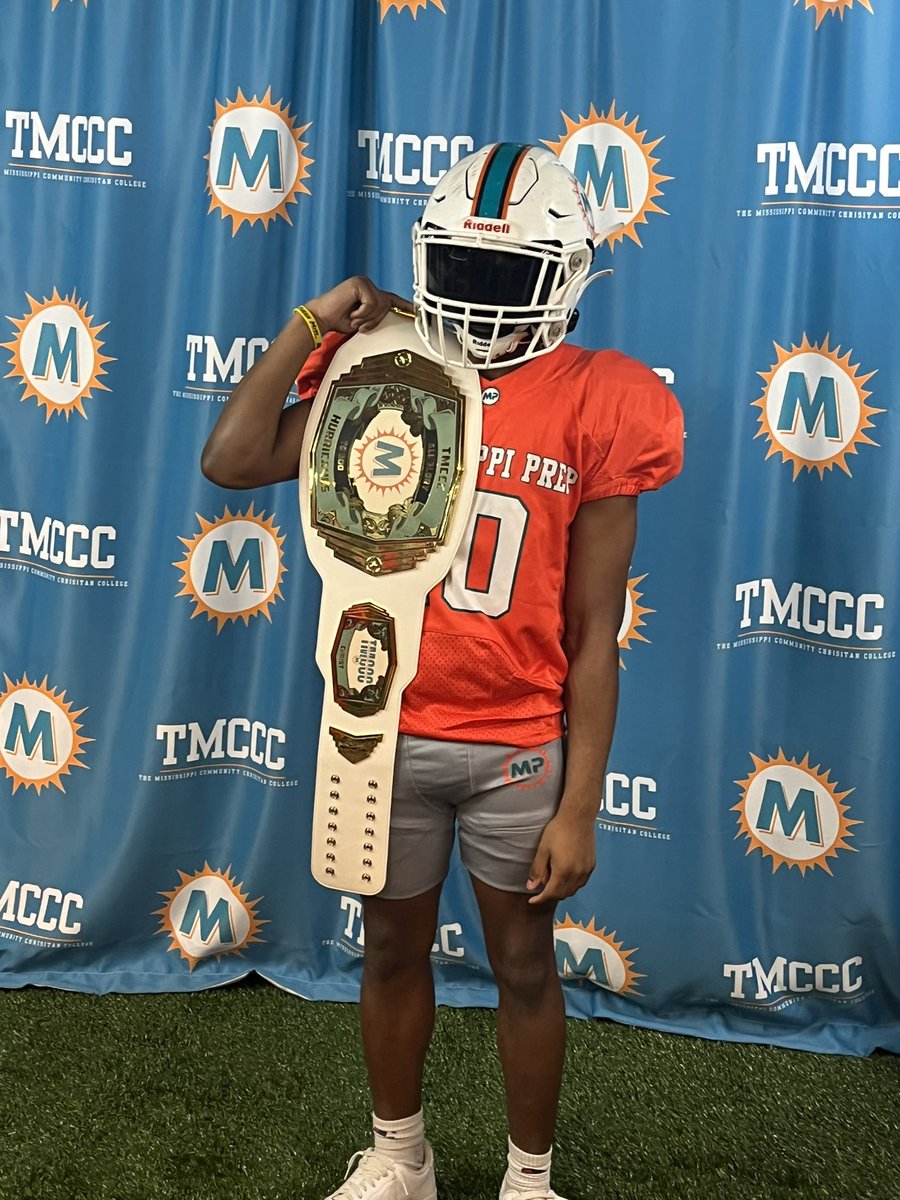 Had a great time at <a href="/TMCCCOLLEGE/">The Mississippi Hurricanes</a> truly enjoyed my visit. I want to thank the man up above for this opportunity and also want to acknowledge the people who is building this program🔥🔥 <a href="/coachdeetmccc/">Darryl Whitehead</a> <a href="/Dontavion_C/">Coach Cunningham</a> <a href="/coach_coop44/">Coach cooper</a> <a href="/Hwalt1108/">Holly Waltman</a> 
<a href="/CoachTySmith/">Ty Smith</a> <a href="/StMartinFB/">St. Martin Football</a> <a href="/Coastfootball/">Coast Football™</a>