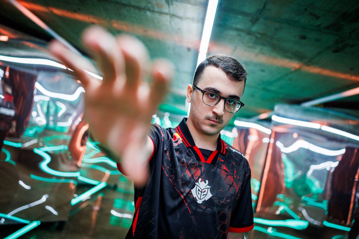 LEC's tweet photo. THE FINAL GAME OF THE DAY:

@G2League versus @KarmineCorp! #LEC 

📺 https://t.co/YJ1FiHI1Gk https://t.co/TfVlCmlB4J