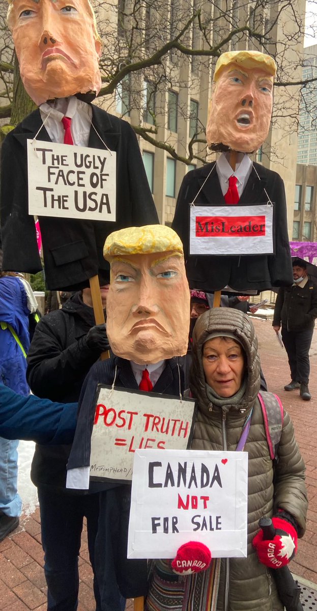davidchiarelli's tweet photo. #Canada51 🍁🖕🍁 Canadians say no 2 Donald #MrTrumpHead, at the January 18th "Together Against Trump!" rally, outside the US Consulate in #Toronto ... 👇 https://t.co/Noj8SE4bp8