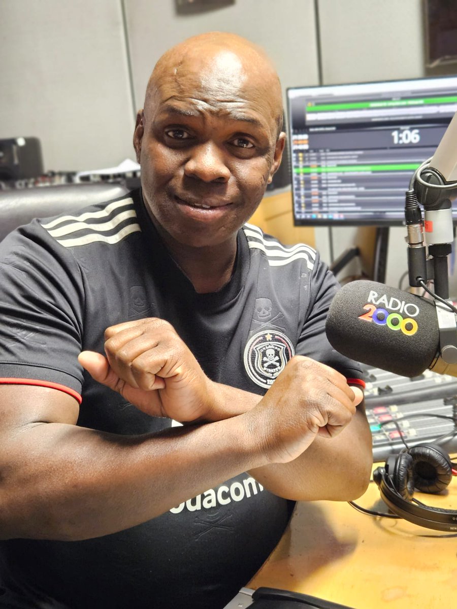 MolemoThib73577's tweet photo. Good evening Radio 2000 OUR MUSIC YOUR MEMORIES. Bambo Johnson in the building. Play that music till midnight Orlando Pirates won I know you happy my brother.
@Radio2000_ZA
@bambo_johnson
#TheGrooveConnection
RADIO IS THE THEATER OF VOICE
πΆπ₯πΆπ₯πΆπ₯π§β½π§β½ποΈβ¨ποΈβ¨ https://t.co/HvOjJXyhvX