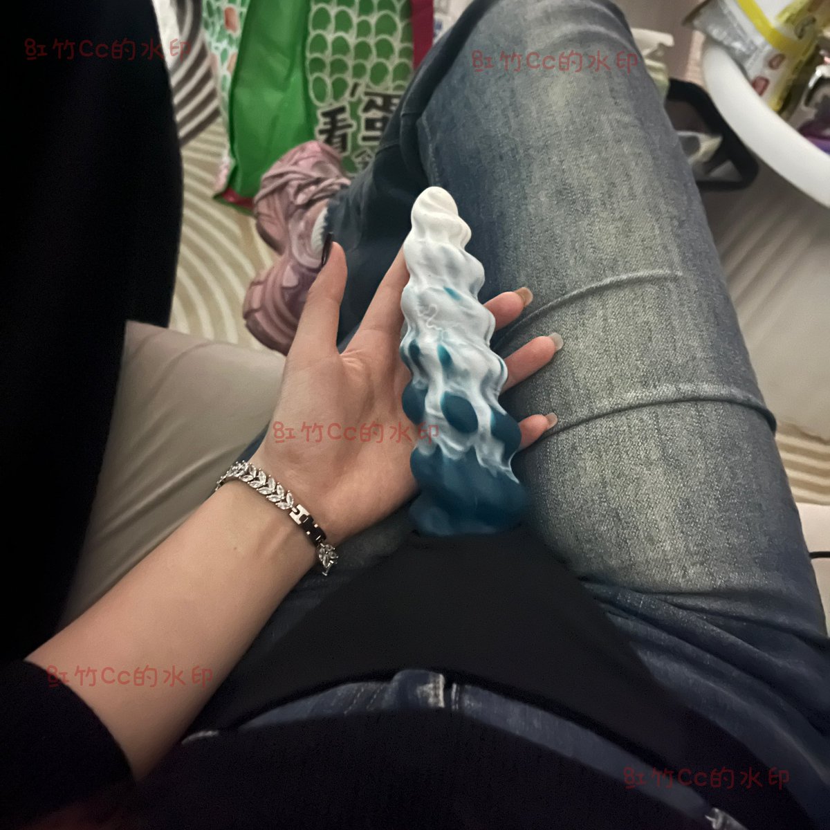 HongZY0803's tweet photo. 老师给安的螺旋 #女同 #多人 #les #一口吞不下 #快乐日常 #妈妈 https://t.co/vEAGFX1Fhi