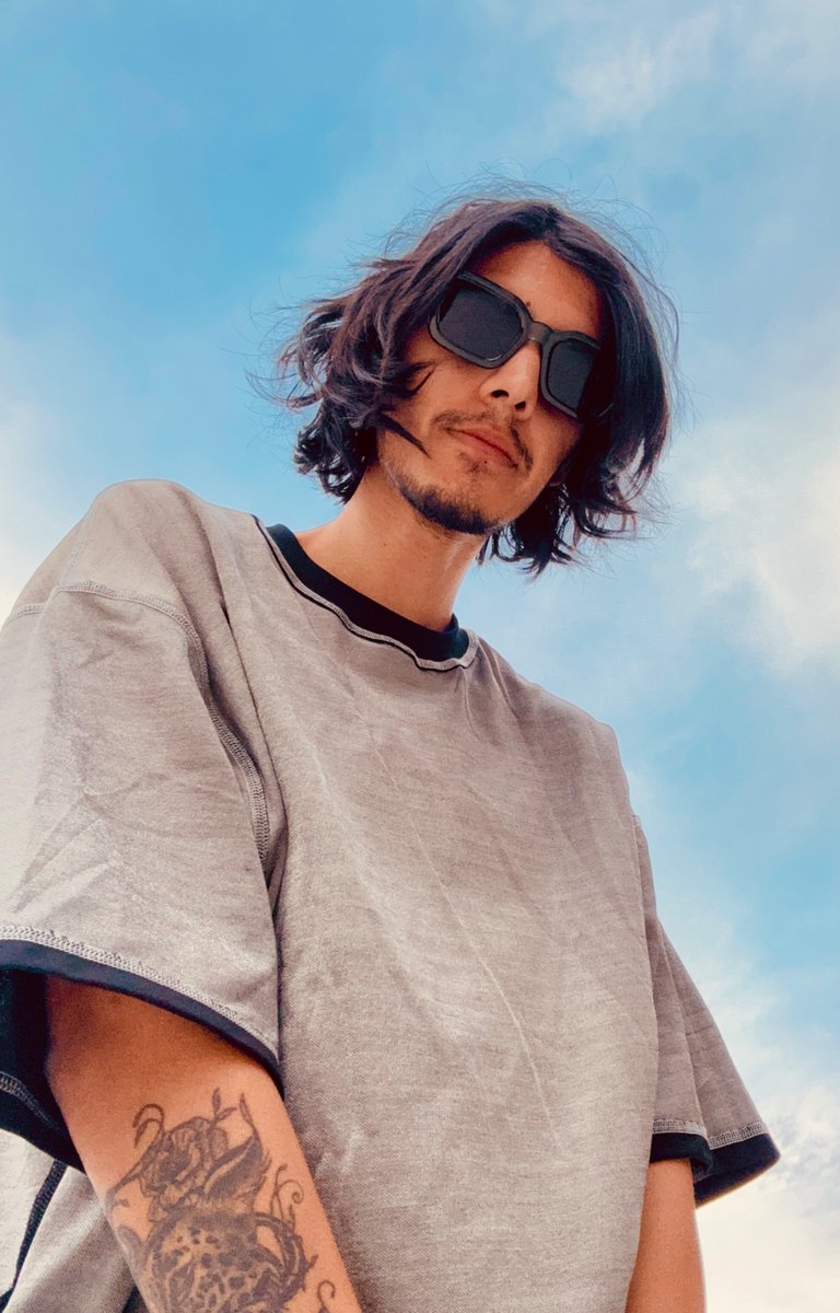 MickeyLMallory's tweet photo. healthy &amp; stealthy. unhackable &amp; untrackable. armour ON  ⚔️🩶⚔️
@MIAuniverse @OHMNI_OFFICIAL https://t.co/RwiKoI2fEt