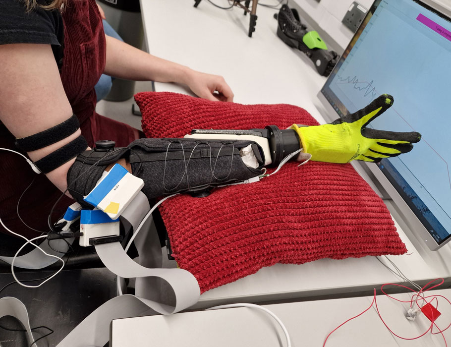 Science Robotics (@scirobotics) on Twitter photo A new Science #Robotics study describes a #prosthetic hand that combines postural information and signals from spinal motor neurons to enable intuitive and dexterous movements such as pinching and grasping. <a href="/AntonioBicchi/">Antonio Bicchi</a>
scim.ag/40i4Lcf A new Science #Robotics study describes a #prosthetic hand that combines postural information and signals from spinal motor neurons to enable intuitive and dexterous movements such as pinching and grasping. <a href="/AntonioBicchi/">Antonio Bicchi</a>
scim.ag/40i4Lcf