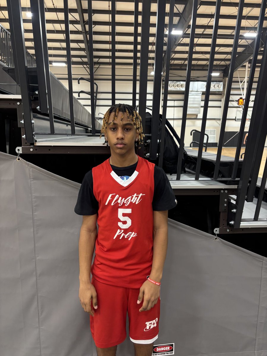 Amileo Norvell o <a href="/FlyghtPrepBB/">Flyght Academy Prep</a> HS drops 20 in game one of the <a href="/bigballerbrand/">Big Baller Brand</a> MLK Showcase scoring in a variety of ways.
