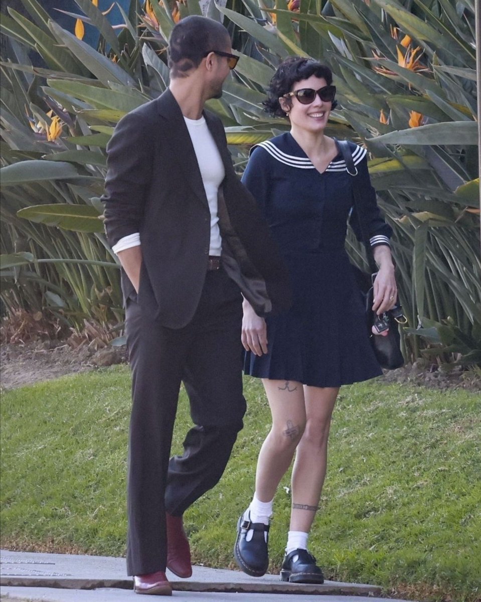 AxelRod2006's tweet image. Halsey and Avan Jogia yesterday in Los Feliz, California