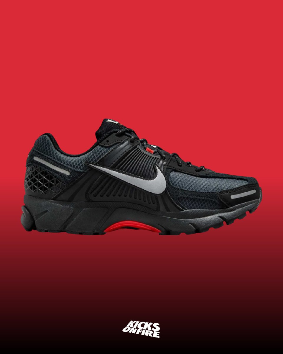 nike zoom vomero 5 black red