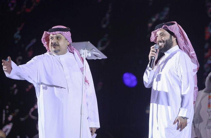 سلمان بن حثلين (@s_h_188) on Twitter photo 🚨 عاجل من كلمة الامير <a href="/abdulrahman/">عبدالرحمن بن مساعد بن عبدالعزيز🇸🇦</a> :
"أبو ناصر انجازاته تسعد المحبّين وتغيض غيرهم، وهناك من يصطادون في الماء العكر ويشنّون الحملات الشعواء وماهذا الا دليل نجاحه، بدعم مولاي الملك سلمان وولي عهده الملهم بلادنا تخطّت الصعاب ومستمرين في كسر الارقام" .
#JoyAwards 🚨 عاجل من كلمة الامير <a href="/abdulrahman/">عبدالرحمن بن مساعد بن عبدالعزيز🇸🇦</a> :
"أبو ناصر انجازاته تسعد المحبّين وتغيض غيرهم، وهناك من يصطادون في الماء العكر ويشنّون الحملات الشعواء وماهذا الا دليل نجاحه، بدعم مولاي الملك سلمان وولي عهده الملهم بلادنا تخطّت الصعاب ومستمرين في كسر الارقام" .
#JoyAwards