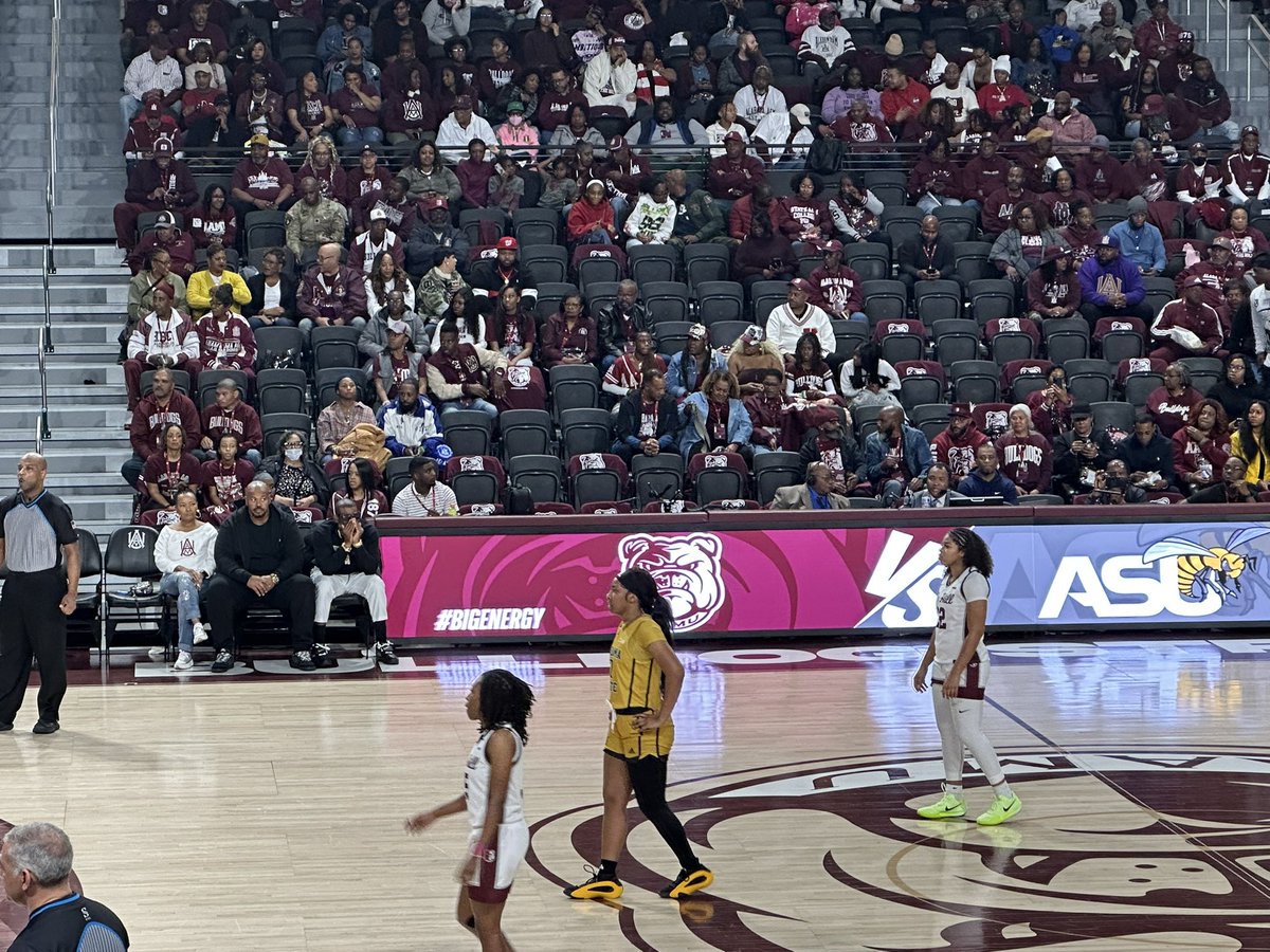 All smiles when you get to see your kid compete #girldads everywhere are smiling 👊🏾 bump  <a href="/DeionSanders/">COACH PRIME</a> when you see him <a href="/aamuedu/">Alabama A&M University</a> #startheregoanywhere