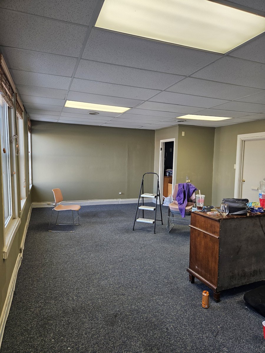 Any guesses on what color 202 Event Space's curtains are? 

*Hint* 
We're going for a 1930's theater/lounge feel. 🤔🤔

Thank you to the sweet service submissive that came out 202 to help further our ability to create a safer kink community in KC.
#bdsmِ #education #negotiations
