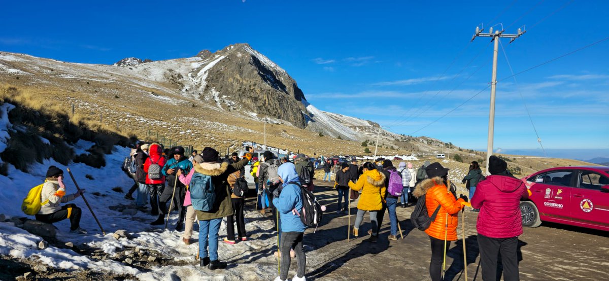AmbienteEdomex's tweet photo. Con apoyo de la Coordinación General de Conservación Ecológica, participamos con actividades de difusión, prevención y recomendaciones para los visitantes del Área de Protección de Flora y Fauna “Nevado de Toluca Xinantécatl”.
#MedioAmbiente
#NevadodeToluca
#Seguridad
#APFF https://t.co/AnJVSPHqDW