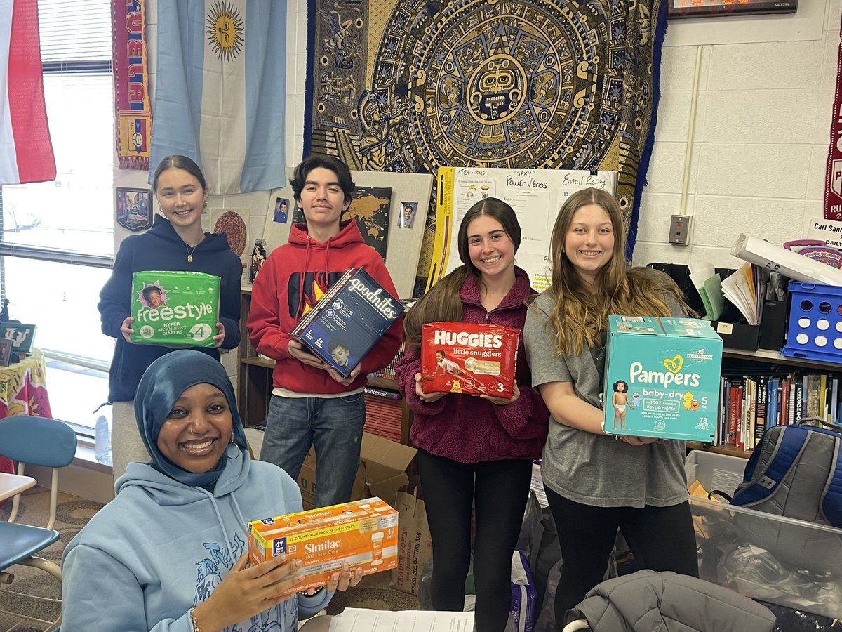 The Spanish Honor Society starting of the New Year strong, helping the Orland Park Food pantry with essential baby needs. Thanks to all who donated. <a href="/sraJohnsonD230/">Sra. Johnson</a> <a href="/Mrs_Vanderwoude/">Sra. V.</a>