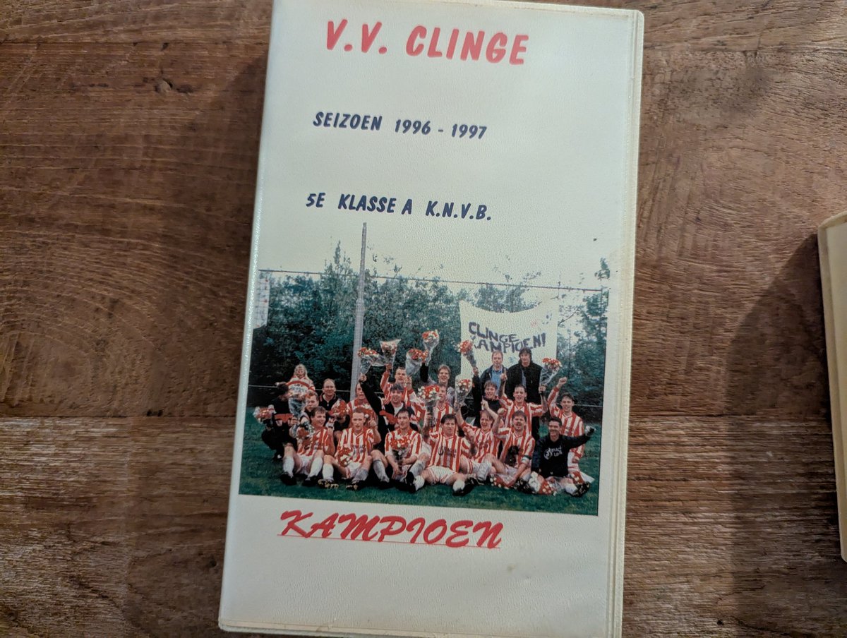 Kent u deze nog? Deze klassiekers zijn nog op VHS verschenen! Zullen we deze laten digitaliseren?

Een befaamde nummer 13 had deze nog liggen op de ouderlijke zolder!