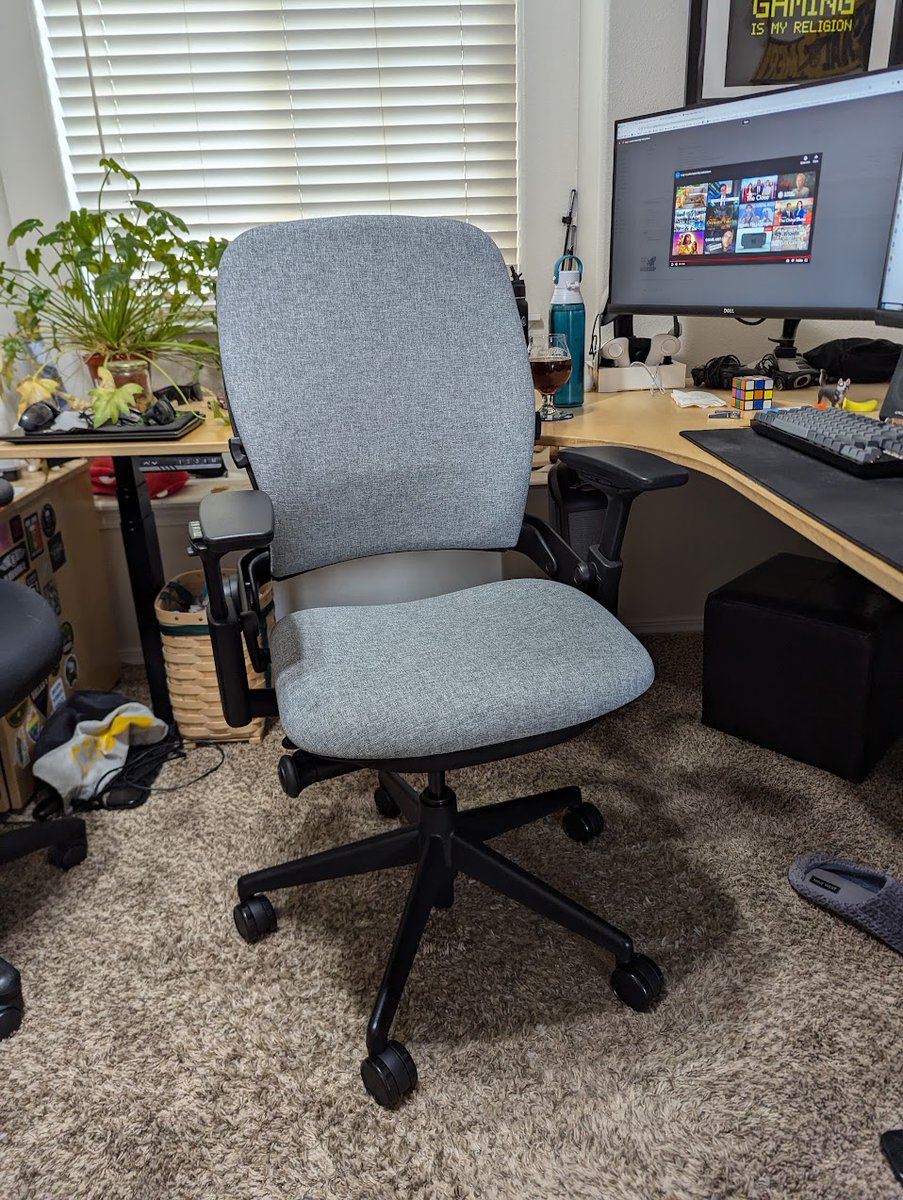 iflanzy's tweet photo. Welp...got a Leap. Let's see if this was worth it. https://t.co/TuunYRop0S