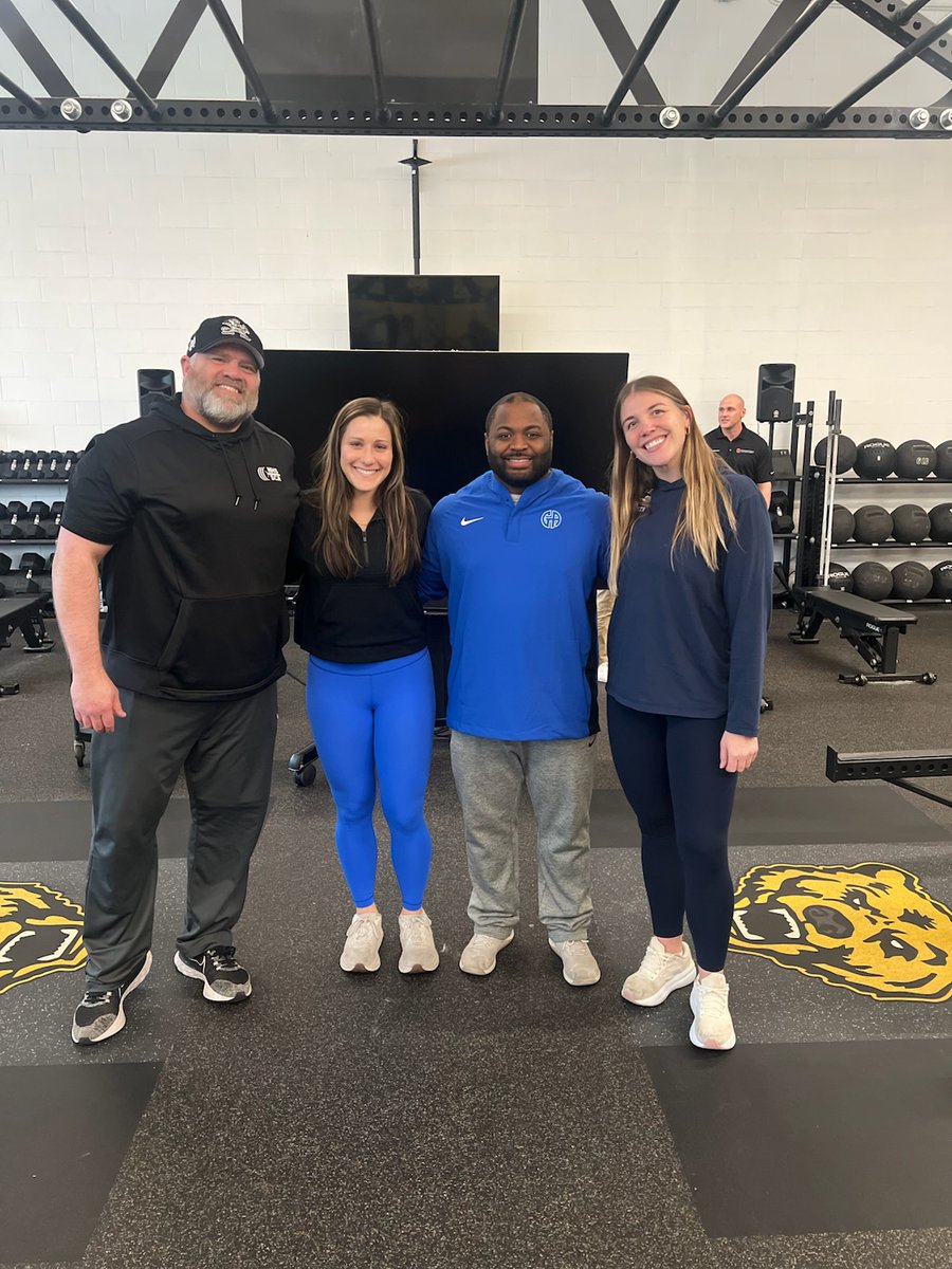 Coach Wink tweet media