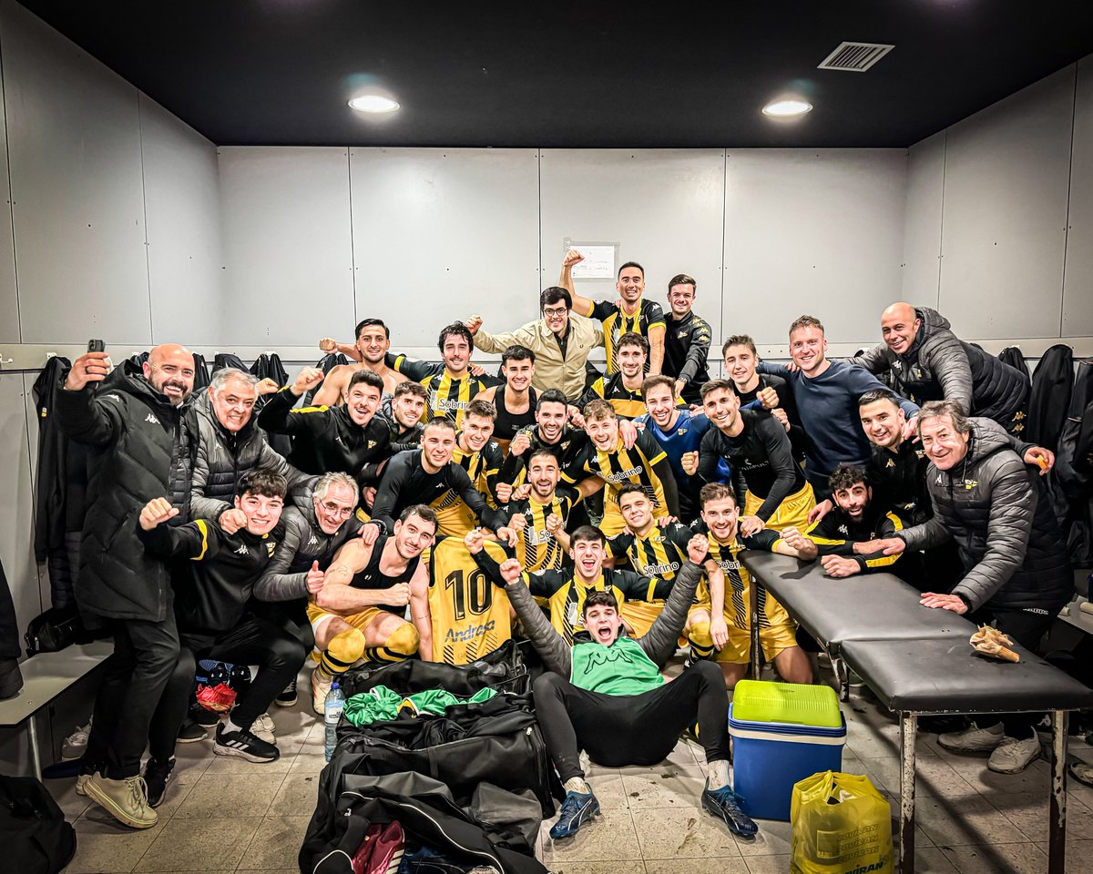 clubportugalete's tweet photo. 🔝 Zorionak, talde!

Bidean gaude! Aurrera! 👣

#aupaPORTU 💛🖤 https://t.co/17sN7fcqtB
