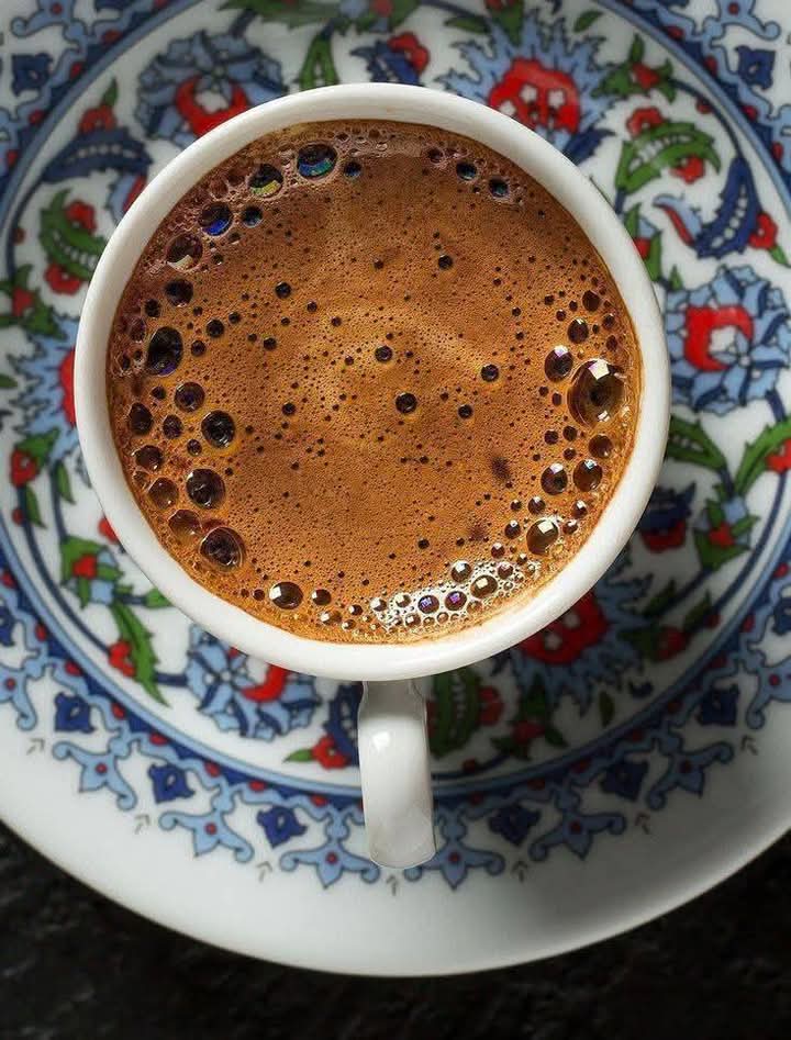 انتي مش فاهمه انا بحبك ازاي♥️.