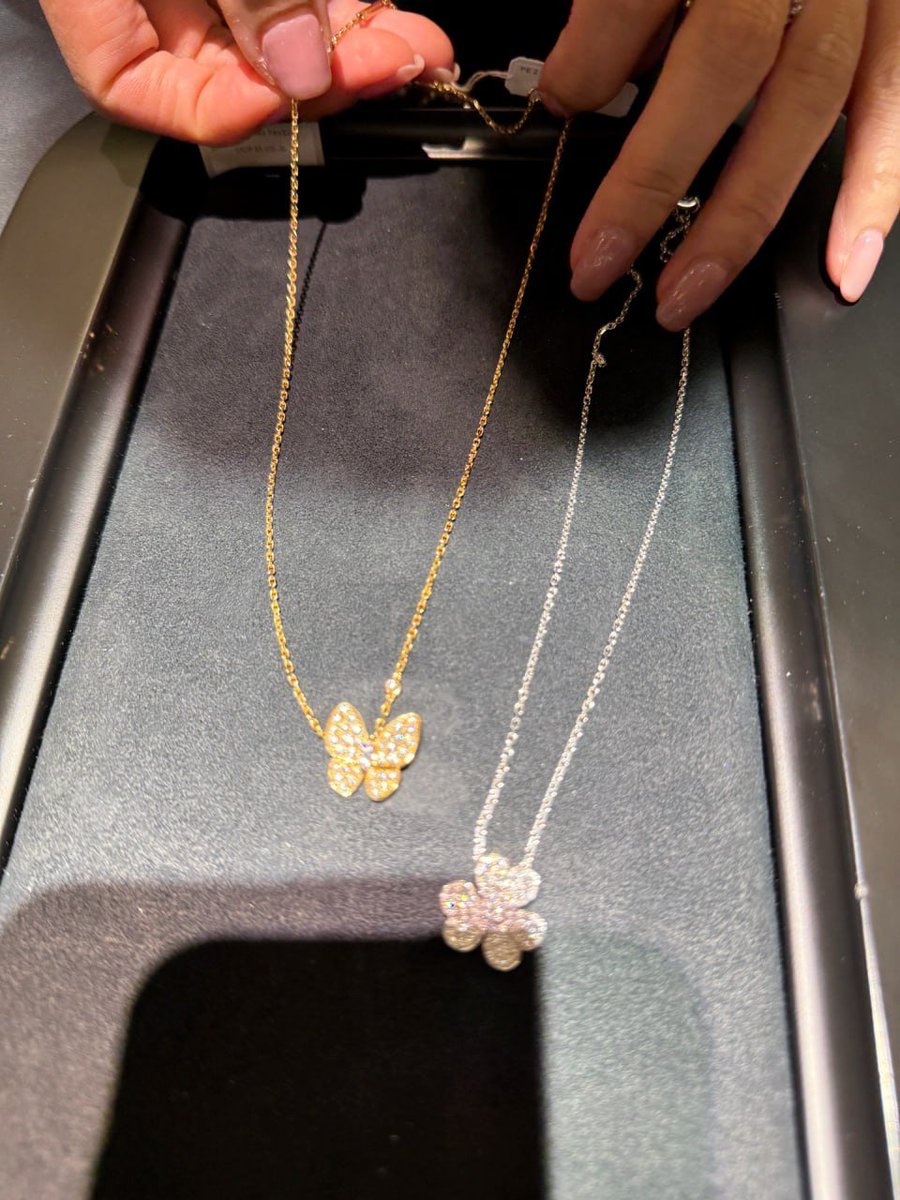 lush5896's tweet image. Because the best things in life are always branded. 😉✨ #BrandObsession #ShopWithStyle