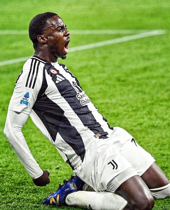 #JuventusMilan che spettacolo!!! la #TrinceaJuve applaude divertita <a href="/VitoSodano/">Vito Sodano</a> <a href="/gianper/">gianper</a> <a href="/matusa69/">Andrea Uggetti</a> <a href="/mikid303/">Michele Donati</a> <a href="/giancarlosudano/">Giancarlo Sudano</a> <a href="/mattscanna/">Matteo Scannavini</a> <a href="/_carloc/">Carlo Cardella</a>