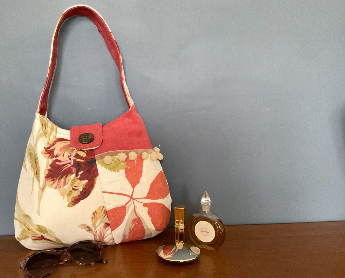 This cool dude of a Girly Bag is so perfect for this season. Looks fab with jeans and loads more

#craftbizparty #MHHSBD 

buff.ly/2F1nKi1