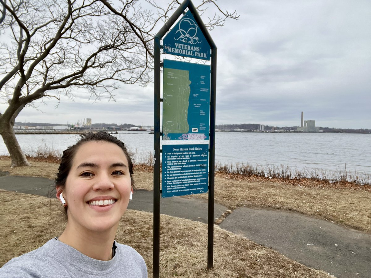 carolinetanbee's tweet photo. Weekend run along Long Wharf — love our city 🍂 https://t.co/E9zAu08BLk