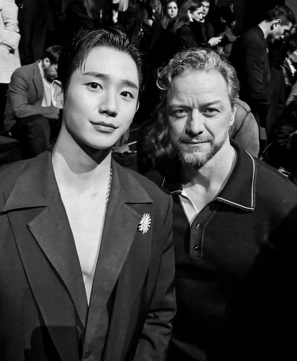 James McAvoy and Jung Haein at Dolce &amp; Gabbana Fashion show in Milan. 📷