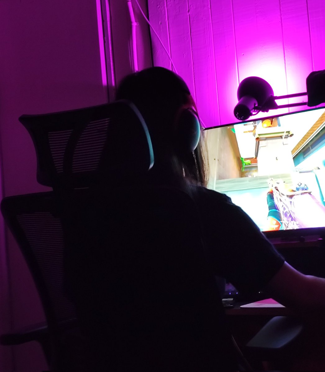 me dejó temblando y se puso a jugar... en fin baloran players <a href="/beluxdoll/">Belu ✨</a>