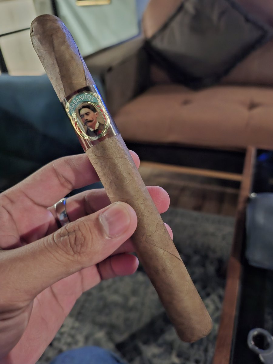 haifprogram's tweet photo. Purple Haze 
Cigar: @miamicigar Habanitos by Don Lino (Dominican Republic | Handmade)
Size: Fuerte Churchill 

#cigar #dominicancigar #miamicigar #habanitosbydonlino https://t.co/wlmAtFcUWS