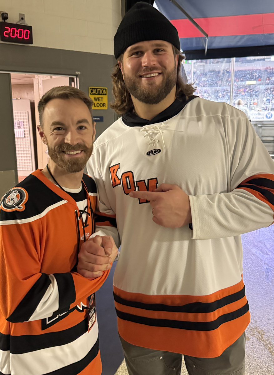 Fort Wayne’s <a href="/JoeTippmann/">joe tippmann</a>.
Big <a href="/FWKomets/">Fort Wayne Komets</a> guy. ☄️