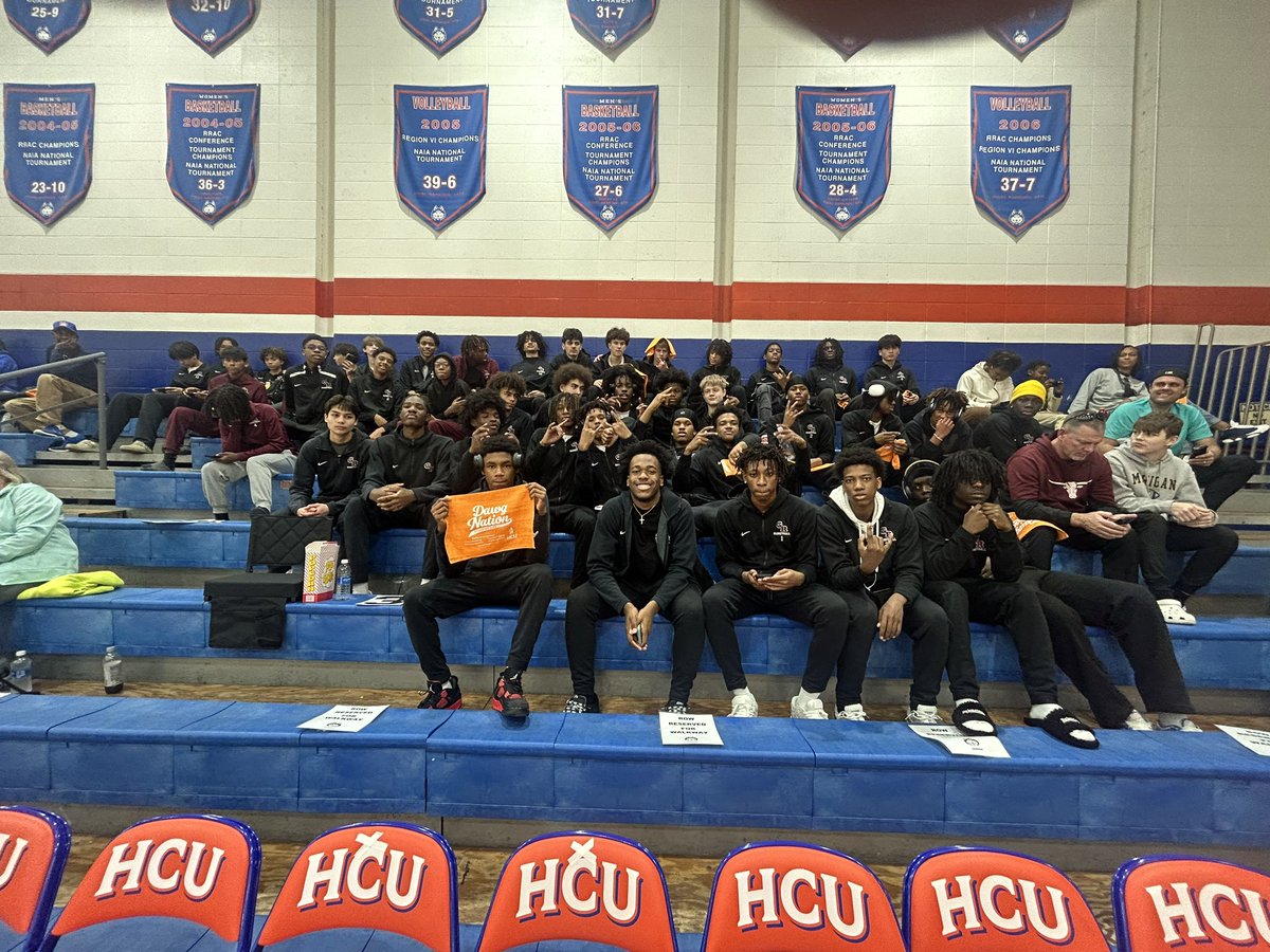 What an awesome and a joyous occasion to have the whole Longhorn 🏀program, eat together, tour together and enjoy the HCU game together. Thank you <a href="/HCUHoops/">HCU BASKETBALL</a> for having us on today. <a href="/pinkpatterson/">Heather Patterson</a> <a href="/CoachADutch/">Coach Alicia Dutch</a> <a href="/CoachCaseyVogt/">Casey Vogt</a> <a href="/lcisdathletics/">LCISD ATHLETIC DEPT.</a> <a href="/StatScinta/">Sam Scinta</a>