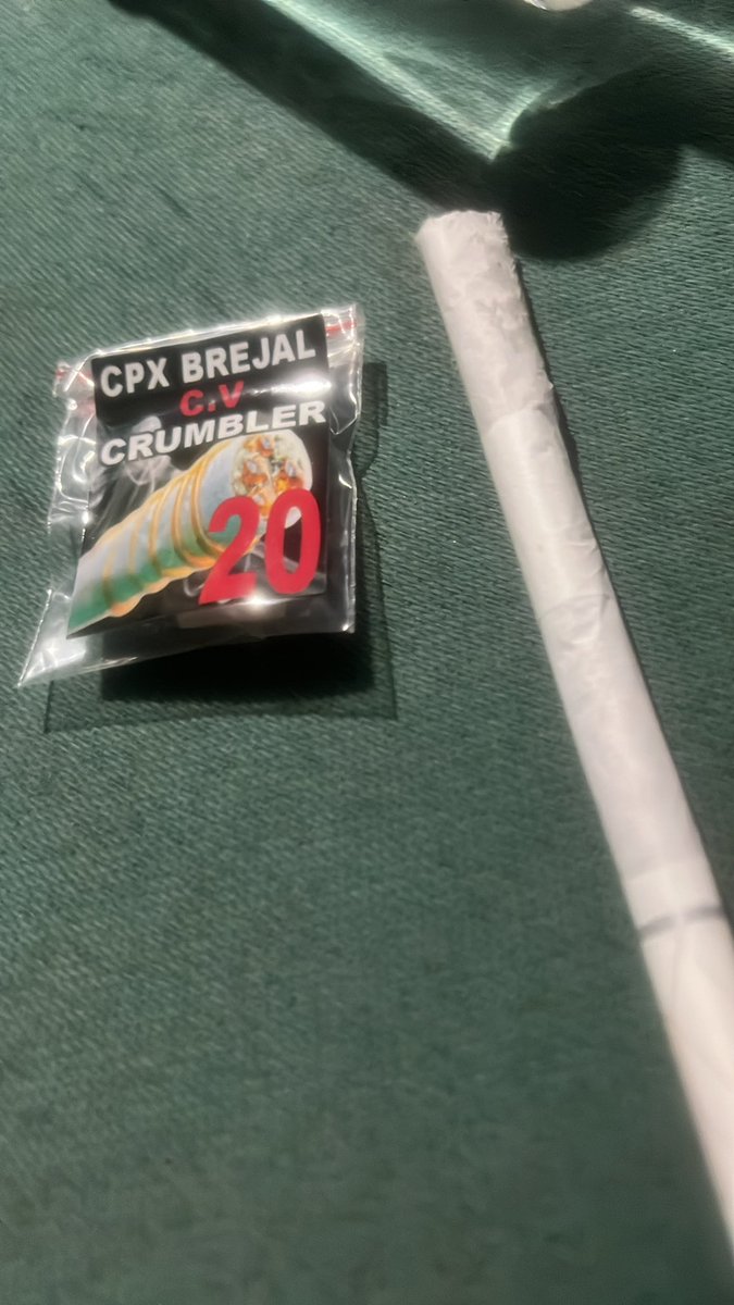 48brejall's tweet photo. Forte do brejal crumbler de 20 🤯🤯 https://t.co/IKtk8LZVZl
