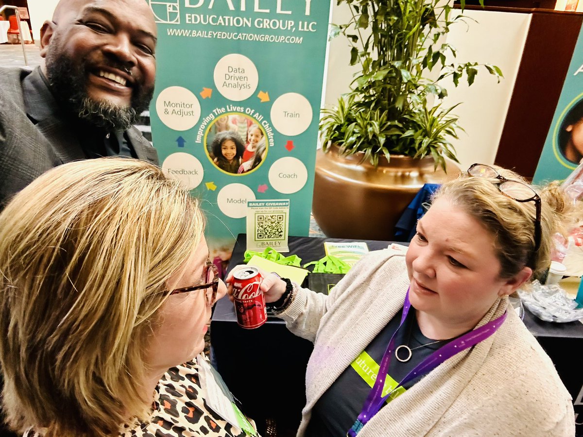 Elizabeth Davis was a rock⭐️  at the <a href="/AMTESOL1/">AMTESOL</a>  this year - making connections and forging friendships. It was truly an honor to help sponsor. See ya next year.