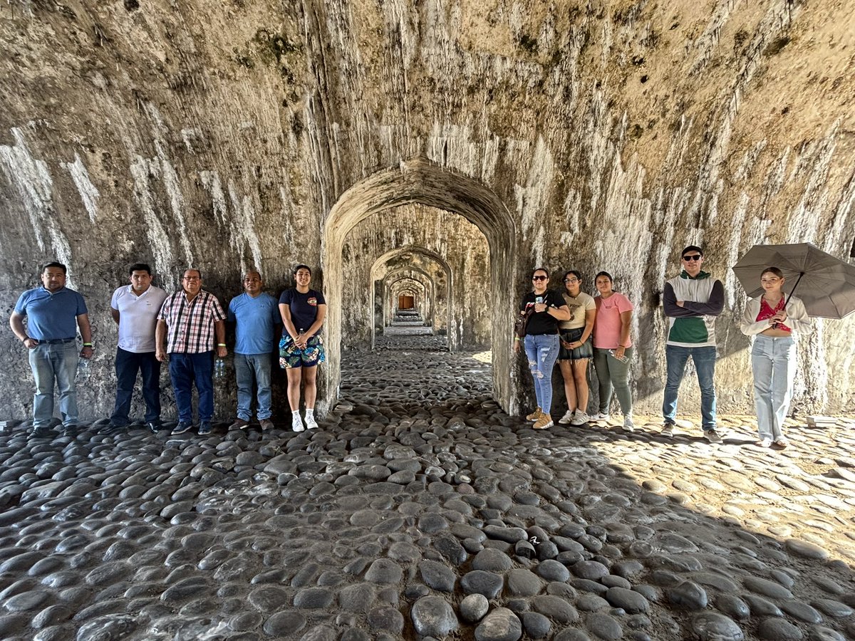 de_ejea's tweet photo. #Prisioneros #Visitantes #Conociendo la #Fortaleza de #SanJuandeUlua #selfiedelrecuerdo #graciasporsuvisita #guiasdeturistasejeaveracruz #elizabethaburto 👍 https://t.co/T7AohGQ36K