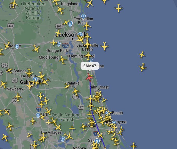 HANKonX's tweet image. 🚨 Air Force One Flight SAM47 is soaring into history!

With President Trump, First Lady Melania, and Barron en route to Washington D.C., over 2,700 users on FlightRadar24 are tracking this monumental journey live.  

🇺🇸 The eyes of the world are watching the return of America's