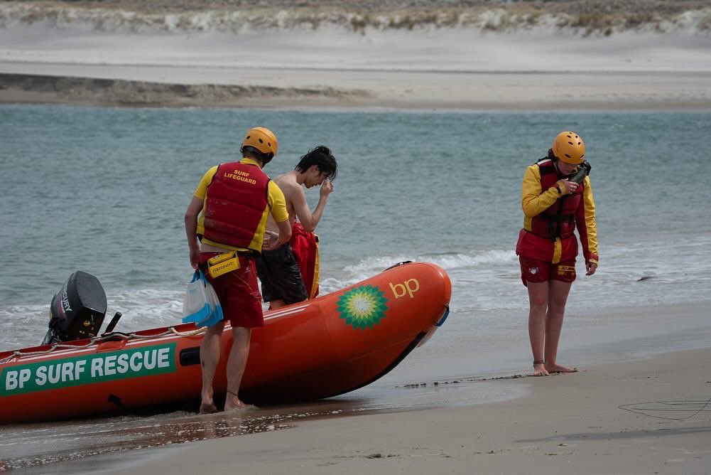 Amazing rescue by NZ pro Kiteboarder <a href="/marcjacobskite/">marc jacobs</a> yesterday. While out doing tricks on the bar at Mangawhai Heads he spotted a teenager close to drowning in the channel and drags him to safety. Could have been a very different outcome. Photo’s captured by Geoffrey Short.