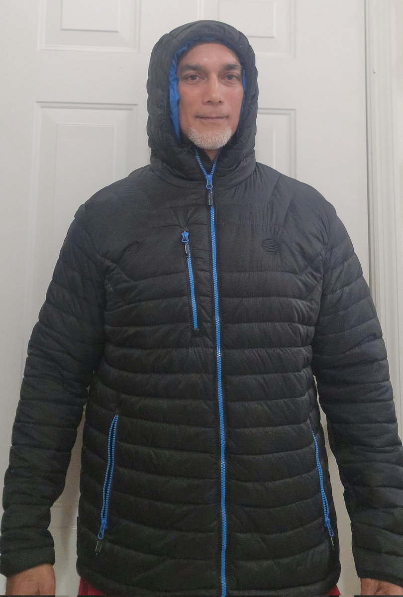 mobilewiseguy's tweet image. Starting this Sunday, it’s finally cold enough to break out this AT&amp;amp;T swag. I am not complaining about the Tampa weather. I want to test it out it never gets cold enough. #ATTSolutions #WinterIsComing
#Tampa 
#Attswag
#CurtisM