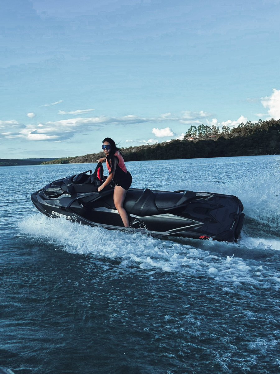 vitoriaxsr's tweet photo. #seadoolife 🖤🌊💦 https://t.co/wxSrvYw0bS