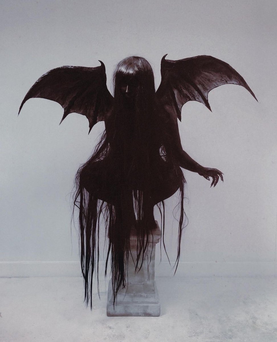 By Nona Limmen