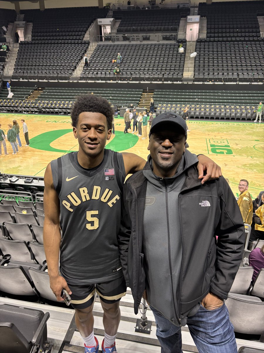 I’m now in Oregon… <a href="/mylesjcolvin/">Myles J. Colvin</a> is here as well. 😎