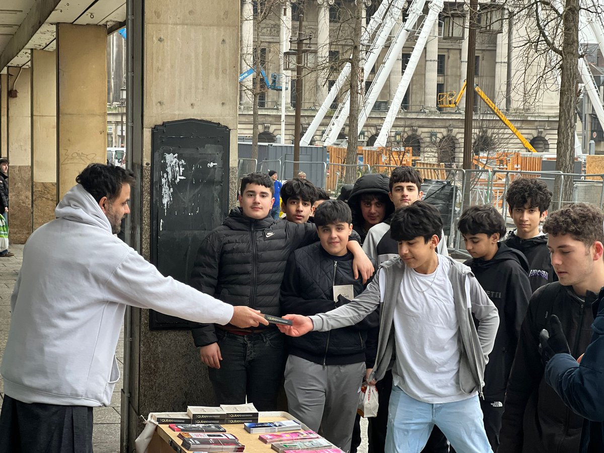Prophet Muhammad (upon whom be peace) said; “The believers most perfect in faith are those best in character.” (Sunan at-Tirmidhi) - Our Du'aat giving the Muslim youth advice and guidance. May Allah grant the next generation Emaan, Strength and Courage to overcome evils...ameen.