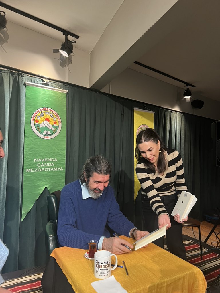 Îro helbestvanê  hêja  Mamoste Rênas Jiyan bi deng û helbestên xwe dilê me geş rihê me pak (weşîn) kir.  Spasdarim🌹 <a href="/renasjiyanrenas/">Rênas Jiyan</a> <a href="/mkm_ncm/">Mezopotamya Kültür Merkezi</a>